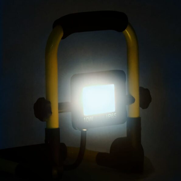 vidaXL LED reflektor s rukoväťou 10 W studené biele svetlo – Obrázok 2