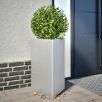 vidaXL Záhradné kvetináče 2 ks trojuholník 50x43x75cm pozinkovaná oceľ