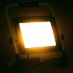 vidaXL LED reflektor s rukoväťou 100 W teplé biele svetlo – Obrázok 2
