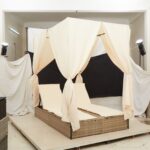 vidaXL Dvojlôžkový slnečník s prístreškom a závesmi Béžový Poly Ratan