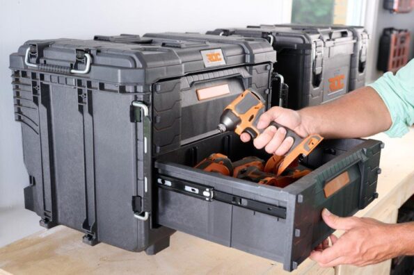 Box Keter ROC Pro Gear 2.0 s dvoma zásuvkami – Obrázok 3