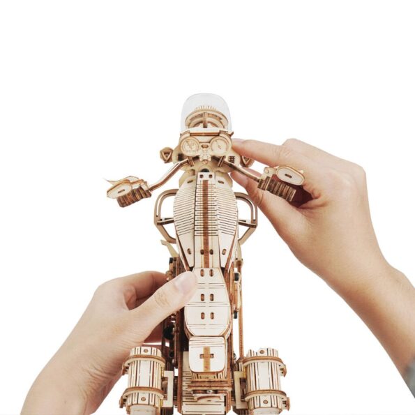 Hračka Robotime 3D drevené mechanické puzzle Motorka (cruiser) – Obrázok 3