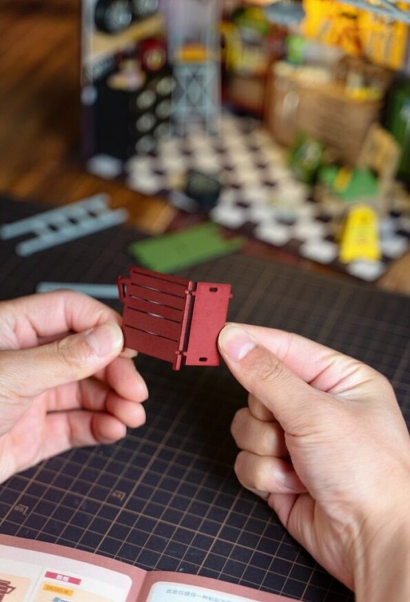 Hračka Robotime miniatúra domčeka Garáž – Obrázok 4