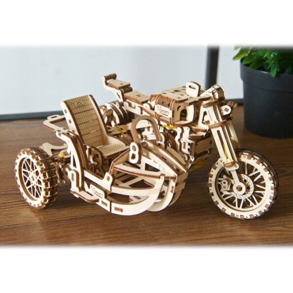 Hračka Ugears 3D drevené mechanické puzzle UGR-10 Motorka (scrambler) s vozíkom – Obrázok 2