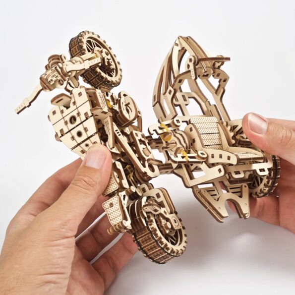 Hračka Ugears 3D drevené mechanické puzzle UGR-10 Motorka (scrambler) s vozíkom – Obrázok 13