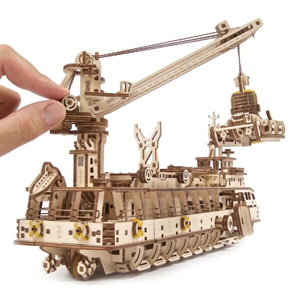 Hračka Ugears 3D drevené mechanické puzzle Výskumná loď – Obrázok 3