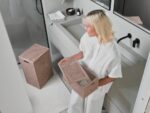 Kôš na bielizeň Curver Kaya 60 l s vekom púdrový – Obrázok 3