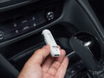 Nabíjačka Avacom do auta  CarMAX 2x Qualcomm Quick Charge 2.0, biela farba (USB-C kábel) – Obrázok 2