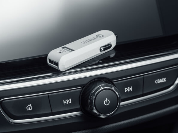 Nabíjačka Avacom do auta  CarMAX 2x Qualcomm Quick Charge 2.0, biela farba (USB-C kábel) – Obrázok 3