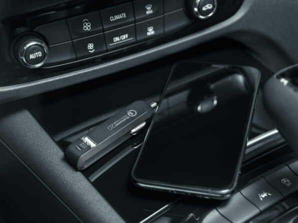 Nabíjačka Avacom do auta CarMAX 2x Qualcomm Quick Charge 2.0, čierna farba (USB-C kábel) – Obrázok 2