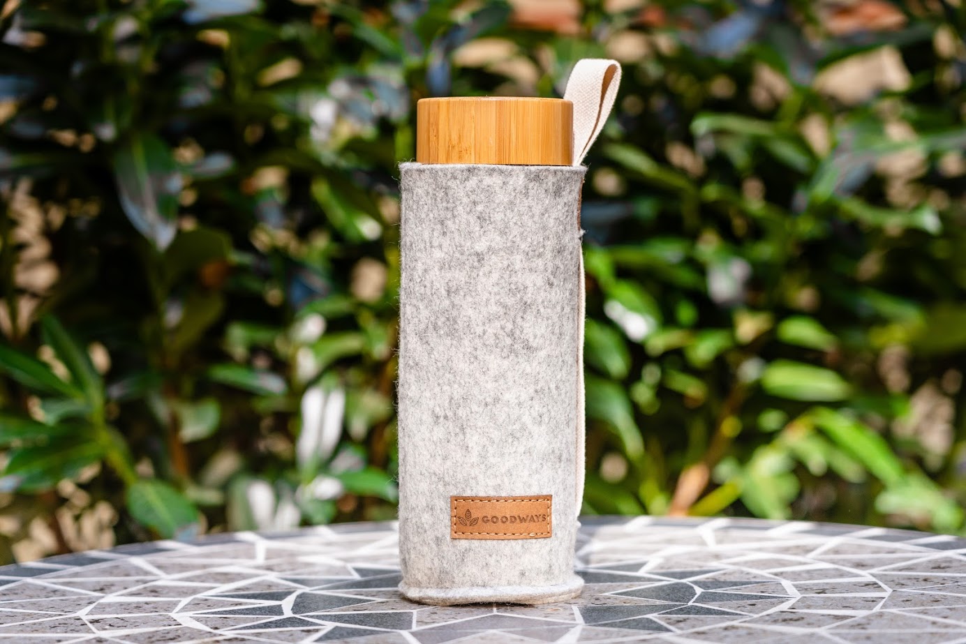 Obal-GoodGlass-350-ml-maly-svetlo-sivy Obal GoodGlass 350 ml malý, svetlo sivý – Obrázok 1