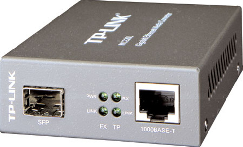 Prevodnik-TP-Link-MC220L-Transceiver-1000TX1000FX-Verze-2-9V-poskodeny-obal Prevodník TP-Link MC220L Transceiver, 1000TX/1000FX - Verze 2 (9V), poškodený obal – Obrázok 1