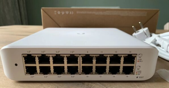 Switch Ubiquiti UniFi USW-Lite-16-PoE 16x GLAN, 8x PoE, 30W – Obrázok 6