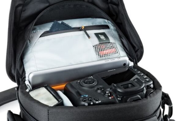 Taška Lowepro Nova 160 AW II black – Obrázok 8