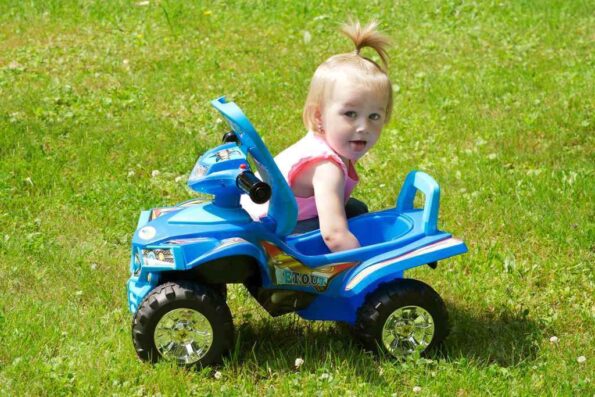 Detské odrážadlo so zvukom Štvorkolka Baby Mix modrá – Obrázok 11