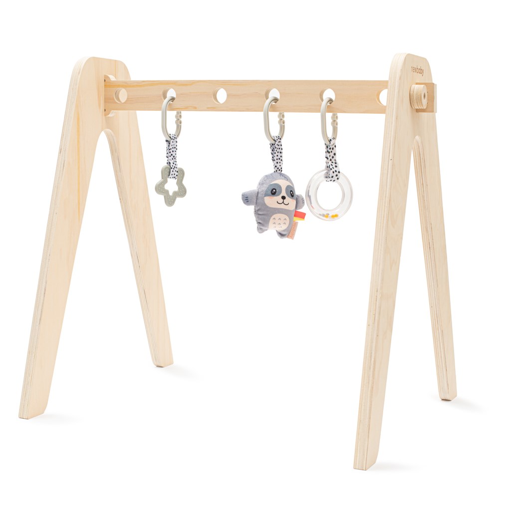 Edukacna-drevena-hrazdicka-s-hrackami-New-Baby Edukačná drevená hrazdička s hračkami New Baby – Obrázok 1